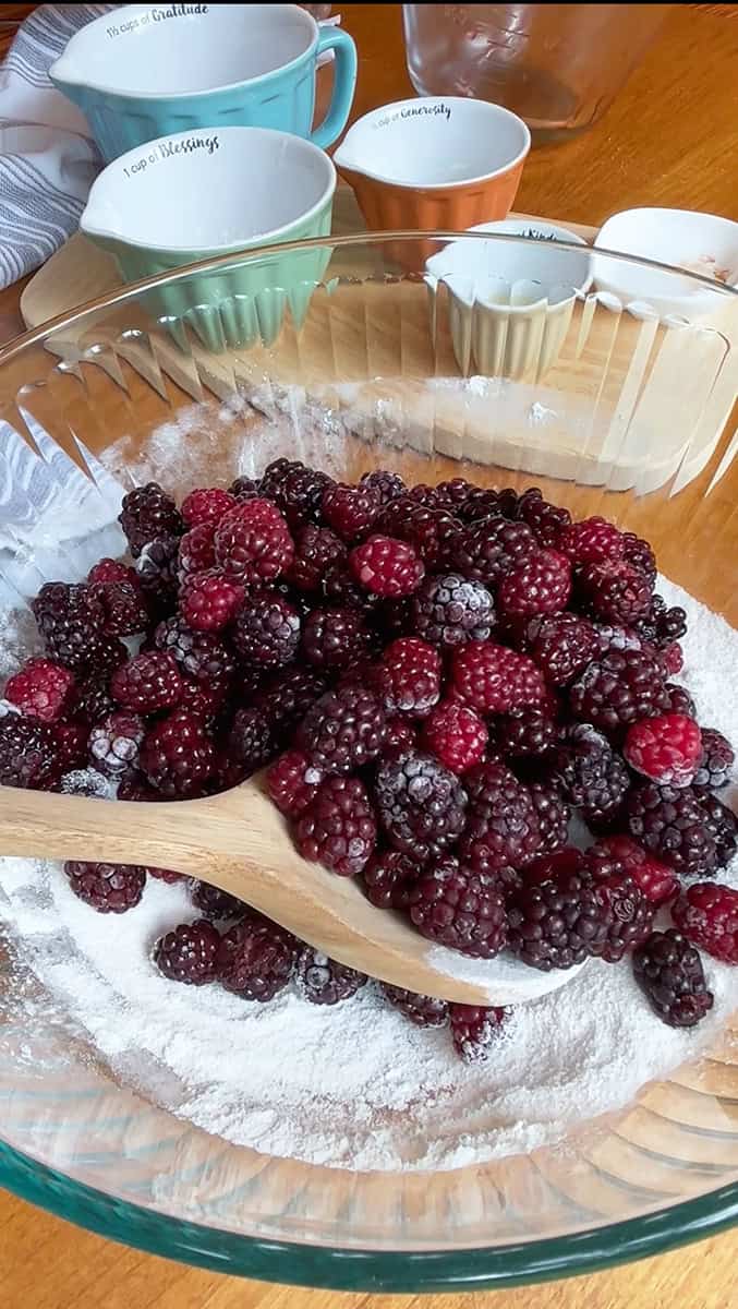 Blackberry Pie Step 1 Add berries to dry ingredients