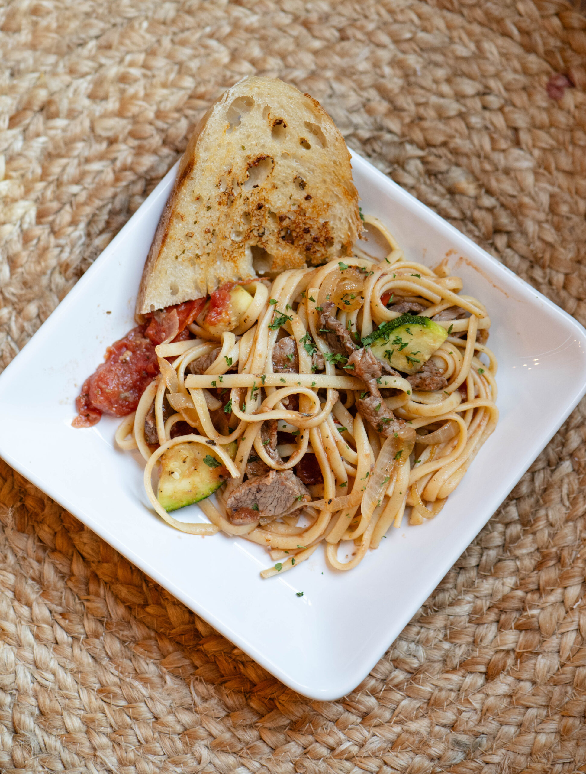 Linguini with Beef and Tomatoes