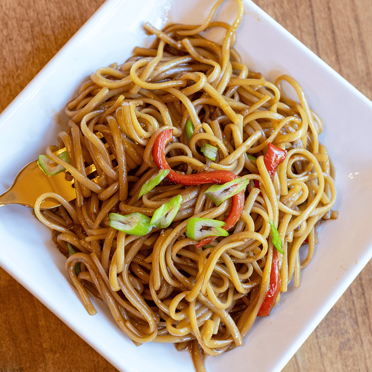 If you’re looking for a simple yet flavorful recipe, these Ginger Soy Noodles are a must-try! I love how versatile they are—you can enjoy them on their own, toss in your favorite protein, or serve them alongside your main dish. You can also load them up with fresh veggies for extra color and crunch, or keep things simple and skip them altogether. Either way, this noodle dish comes together quickly and easily, making it perfect for busy weeknights. The combination of fresh ginger and garlic gives the noodles so much flavor, and I always make sure to keep both on hand in my kitchen. Add them to your next grocery list, because once you try these noodles, you’ll definitely want to make them again and again!