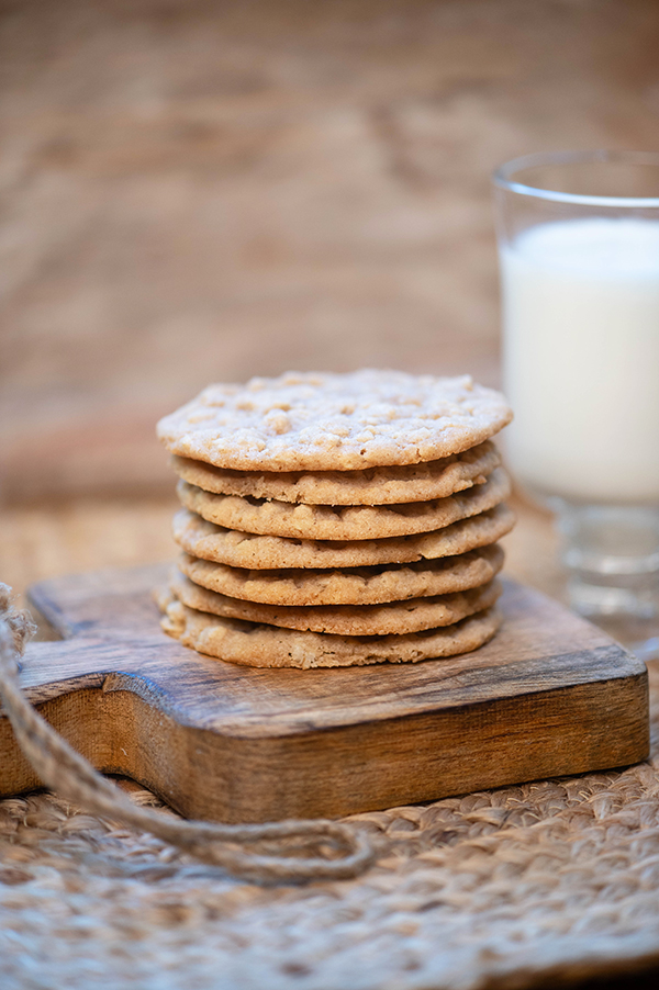 Chewiest Thinnest Oatmeal Cookies!